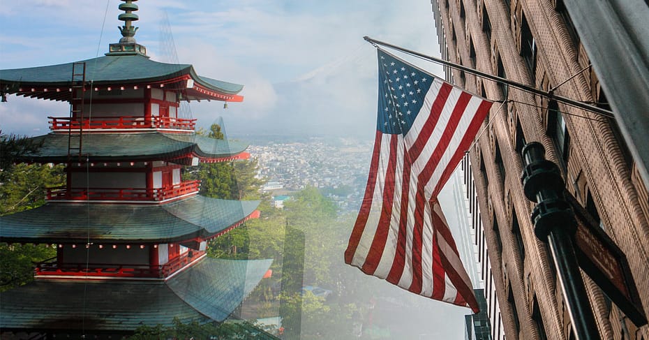 Pagode japonaise avec drapeau américain et architecture urbaine en arrière-plan, surimpression.